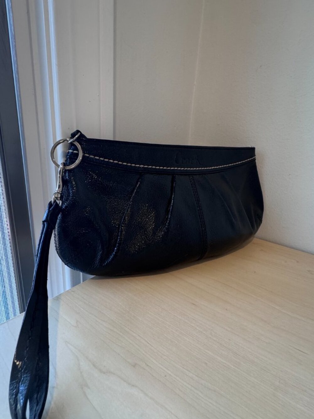 Coach Black Patent Leather Clutch – Sleek Glossy Pouch 🔥 - Picture 3 of 14